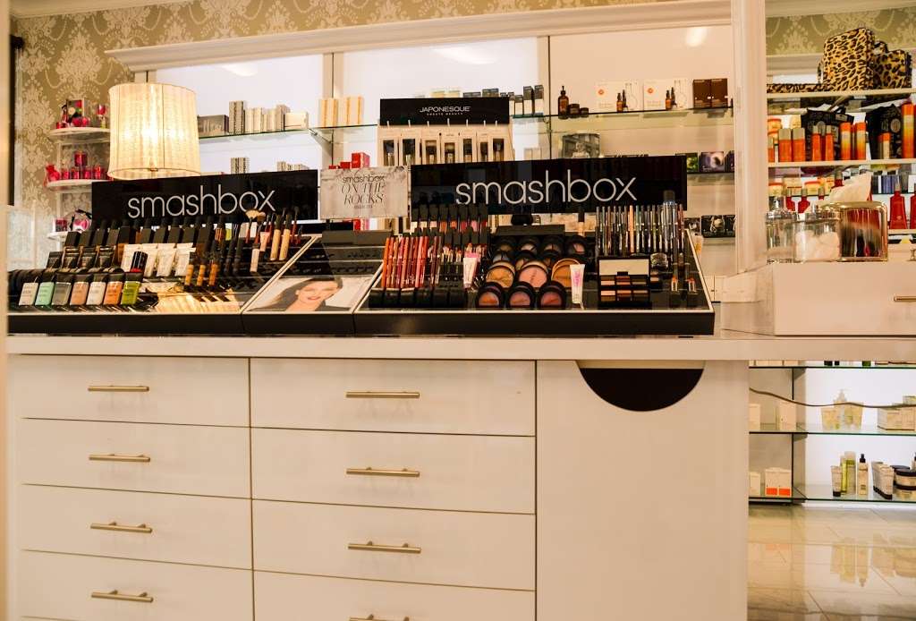 Planet Beauty Calabasas | 23637 Calabasas Rd, Calabasas, CA 91302 | Phone: (818) 225-8920