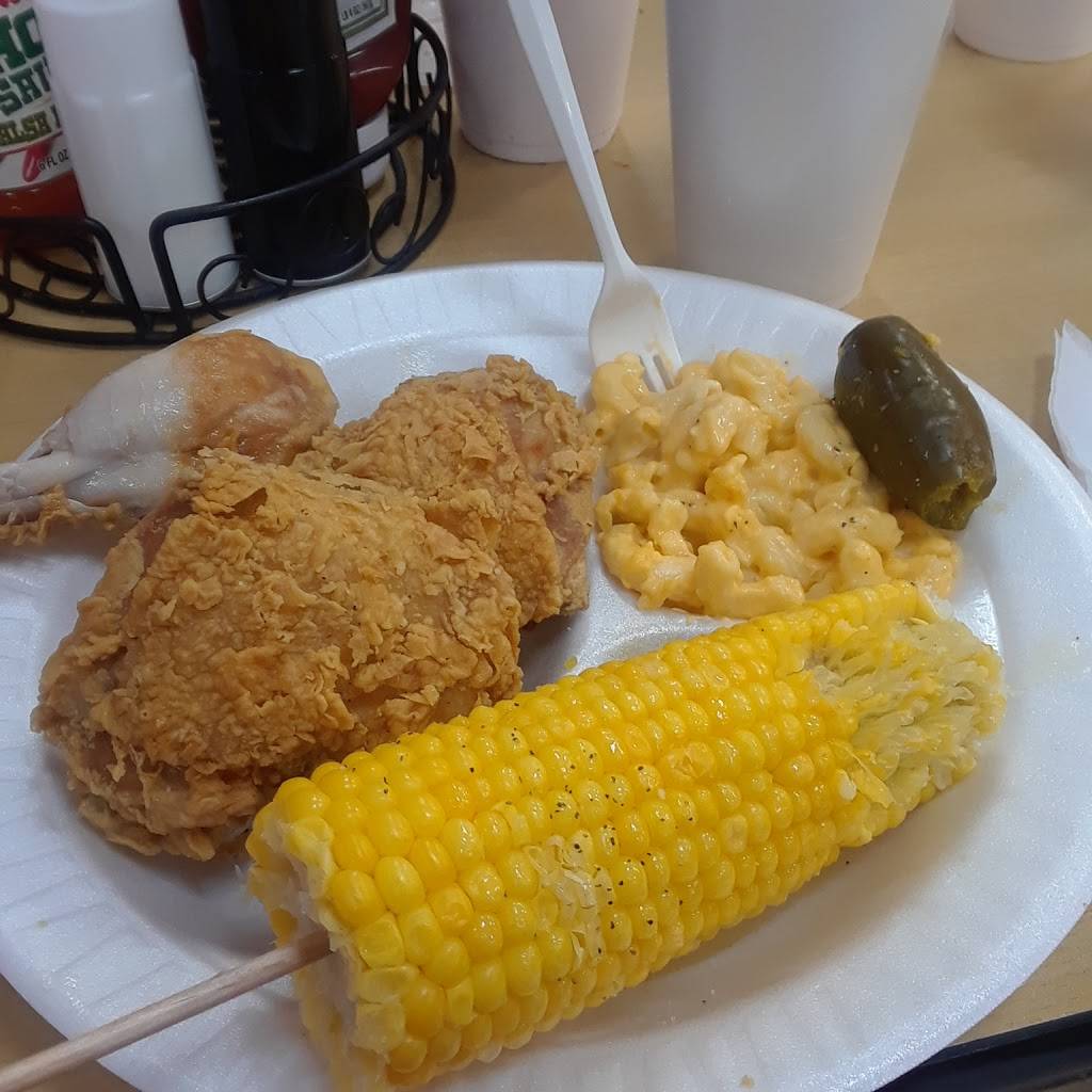 Lisas Chicken | 1401 E Pioneer Pkwy, Arlington, TX 76010, USA | Phone: (817) 860-0012