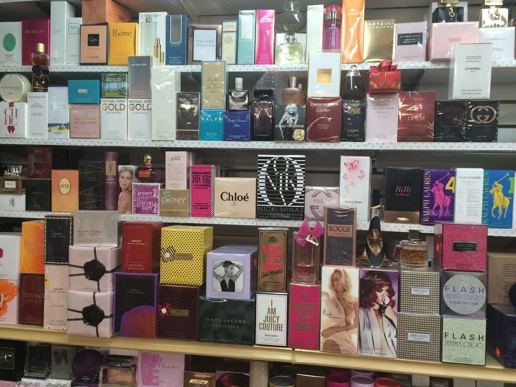 Randys Perfume & Merchandise Inc | 1710 45th St, West Palm Beach, FL 33407, USA | Phone: (954) 270-9502