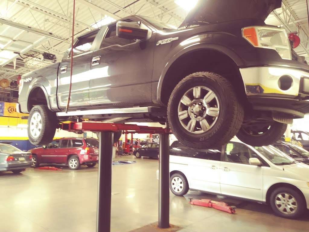 United Tire & Service of Downingtown | 100 Robbins Rd, Downingtown, PA 19335, USA | Phone: (610) 269-3680