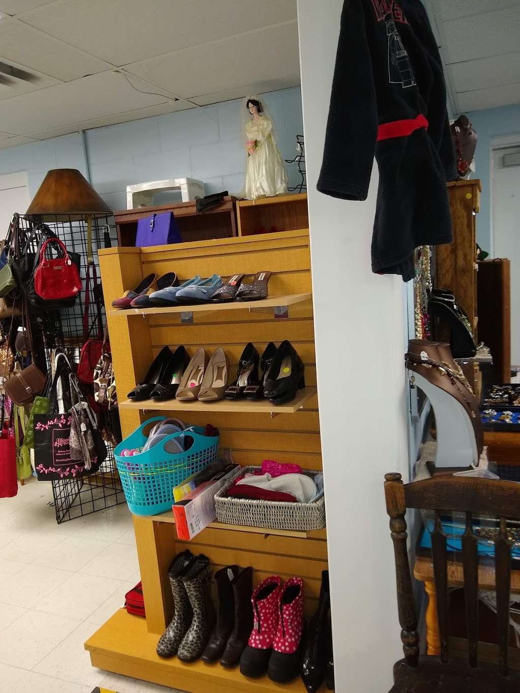 Open Hand Thrift | 10000-10026 Main St, Berlin, MD 21811, USA | Phone: (410) 973-2855