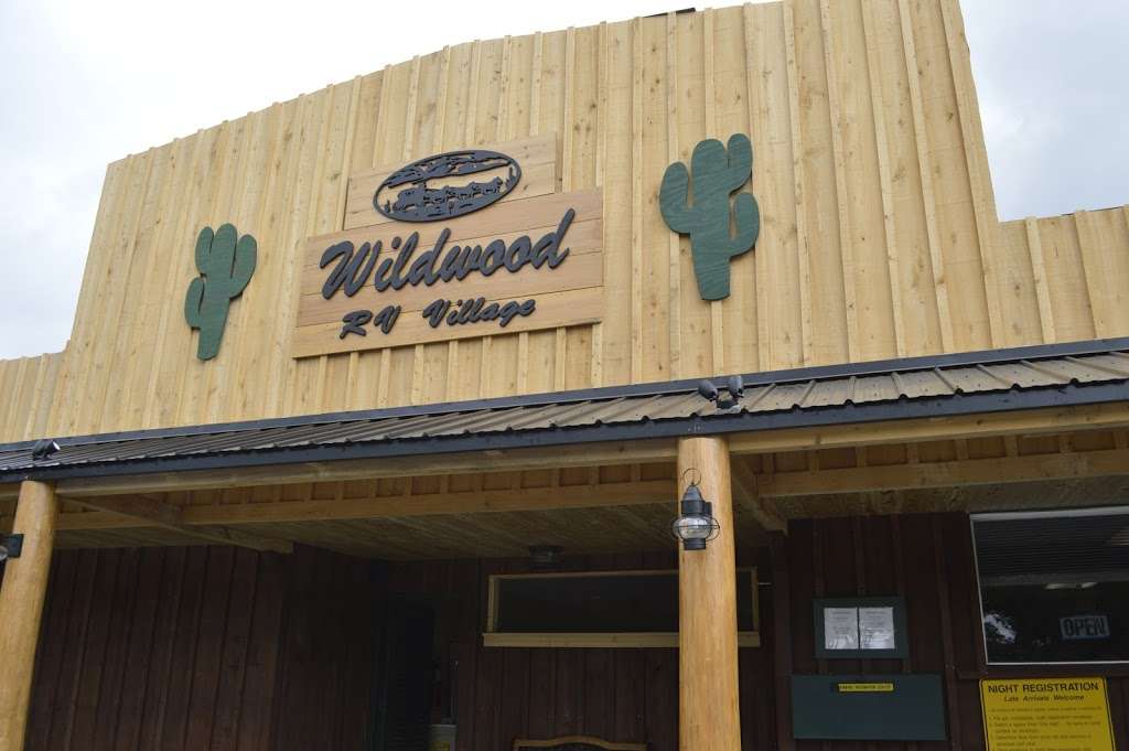 Wildwood RV Village Campground | 882 East, FL-44, Wildwood, FL 34785, USA | Phone: (352) 748-2774