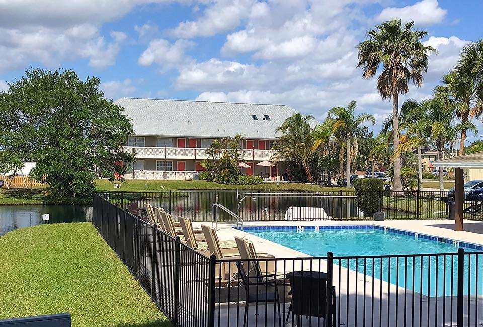 The Palmer Inn & Tennis Club | 3220 S Fiske Blvd, Rockledge, FL 32955, USA | Phone: (321) 631-9445