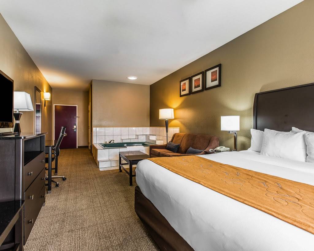 Comfort Suites | 3115 Camino Del Rio Ct, Bakersfield, CA 93308 | Phone: (661) 325-8000