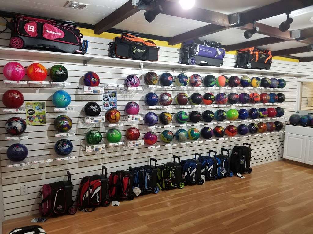 BowlersMart Merritt Island Pro Shop Inside Shore Lanes | 600 N Courtenay Pkwy, Merritt Island, FL 32953, USA | Phone: (321) 452-8880