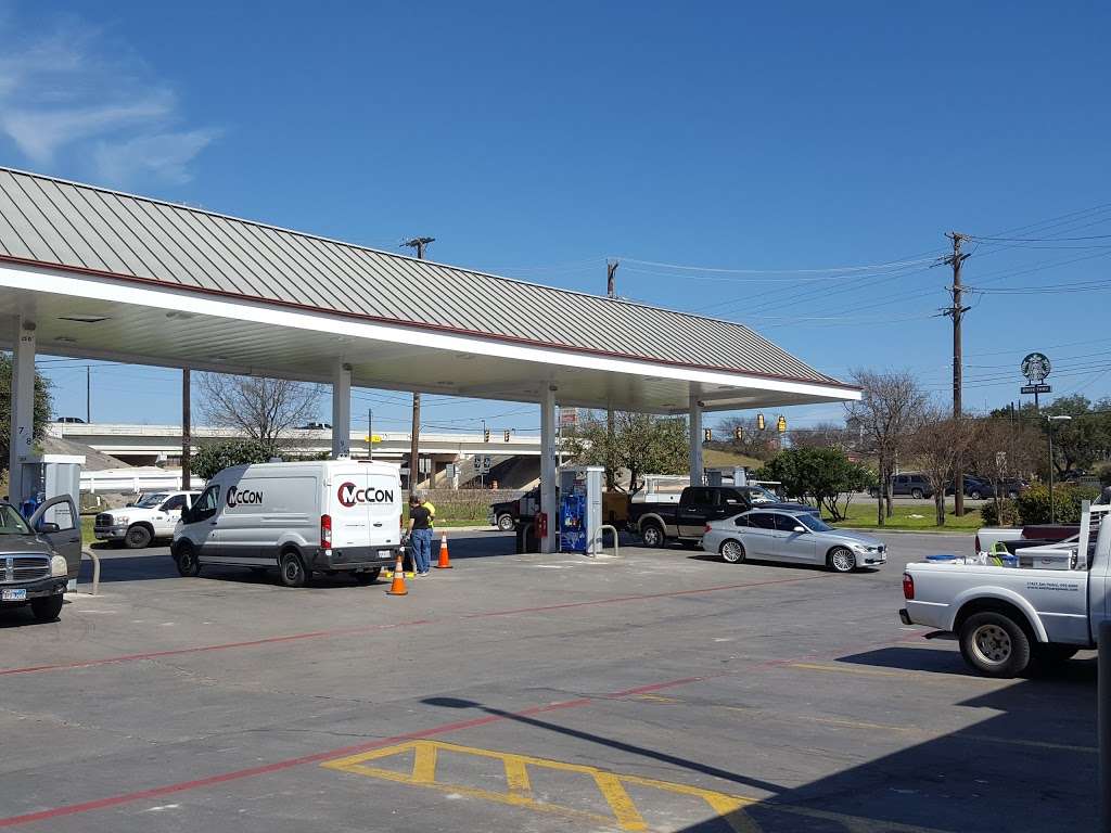 Exxon | 4150 N Loop 1604 W, Shavano Park, TX 78231, USA