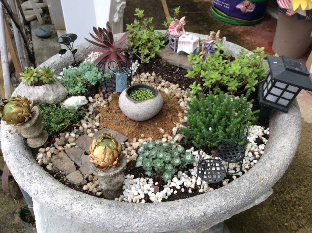 Daisy Garden Center & Sculpture | 183 US-206, Hillsborough Township, NJ 08844 | Phone: (908) 448-0001