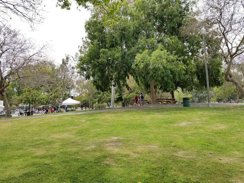 El Dorado Park West Willow Grove Reserved Picnic Site | 7235005903, Long Beach, CA 90815, USA | Phone: (562) 570-3111