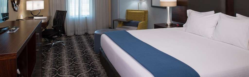 Holiday Inn Express & Suites Kansas City Airport | 9550 NW Polo Dr, Kansas City, MO 64153, USA | Phone: (816) 923-4100