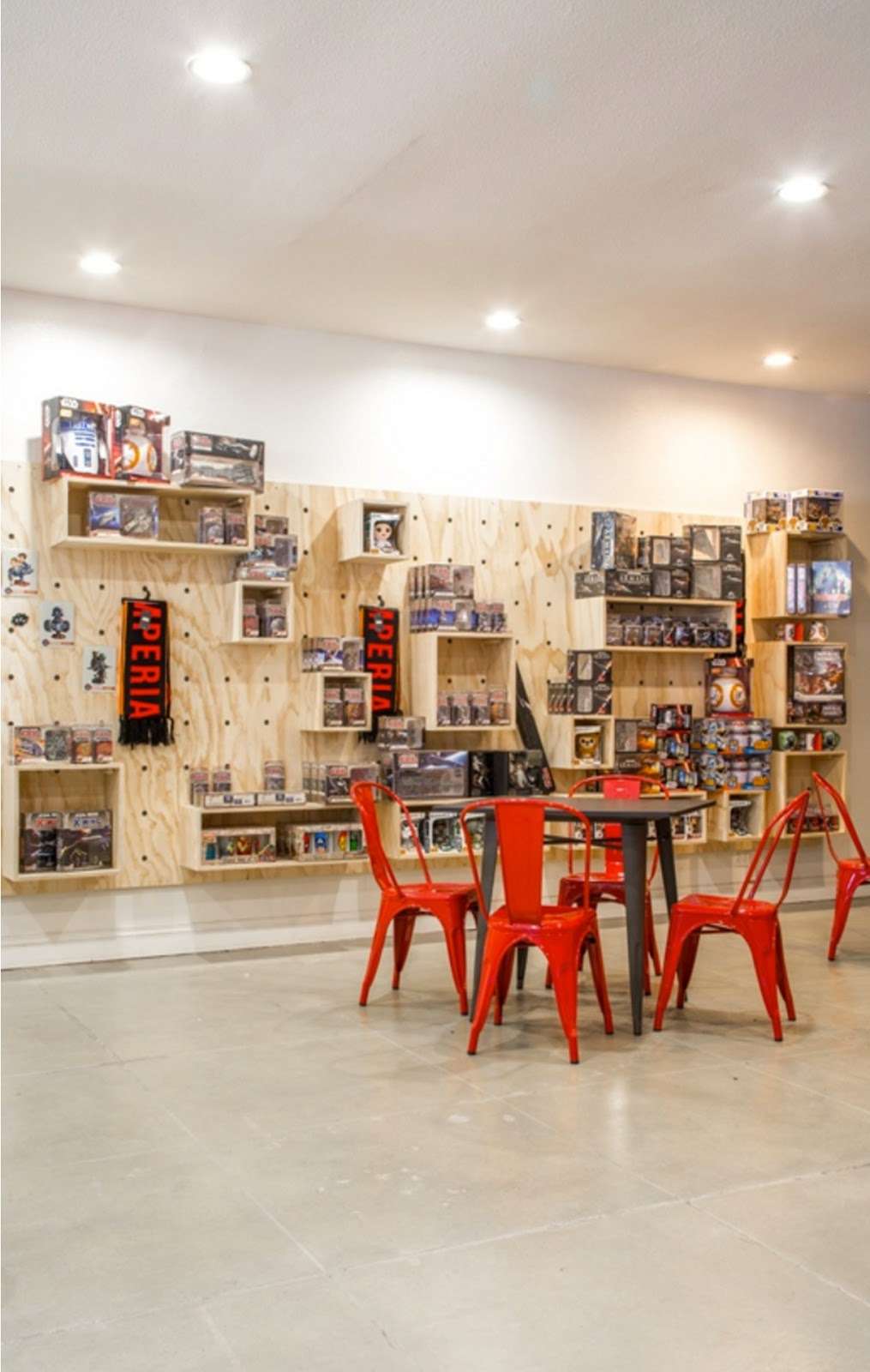 The Perky Nerd | 1606 W Magnolia Blvd, Burbank, CA 91506, USA | Phone: (818) 823-7511