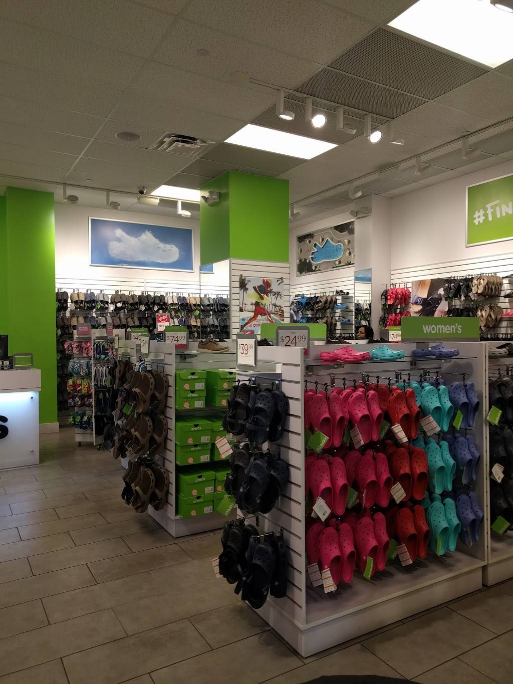 Crocs | 651 Kapkowski Rd, Elizabeth, NJ 07201 | Phone: (908) 355-2925