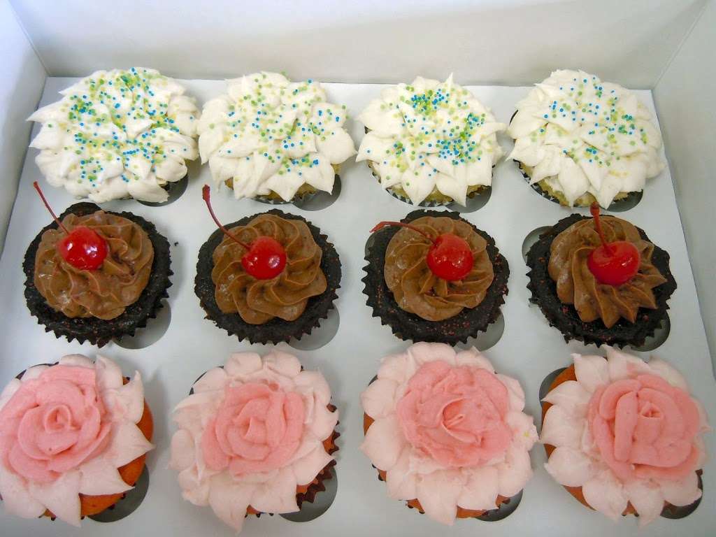 Underground Cupcakes & Café | 3631 State Rd 46, Bloomington, IN 47404, USA | Phone: (812) 935-5253