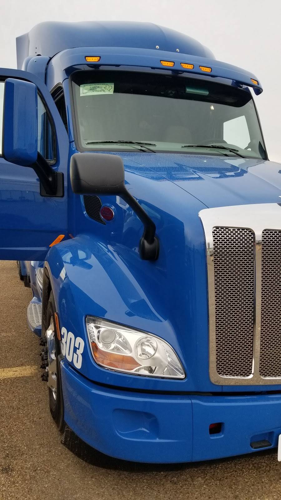 Robert Heath Trucking Inc | 1201 E 40th St, Lubbock, TX 79404, USA | Phone: (806) 747-1651