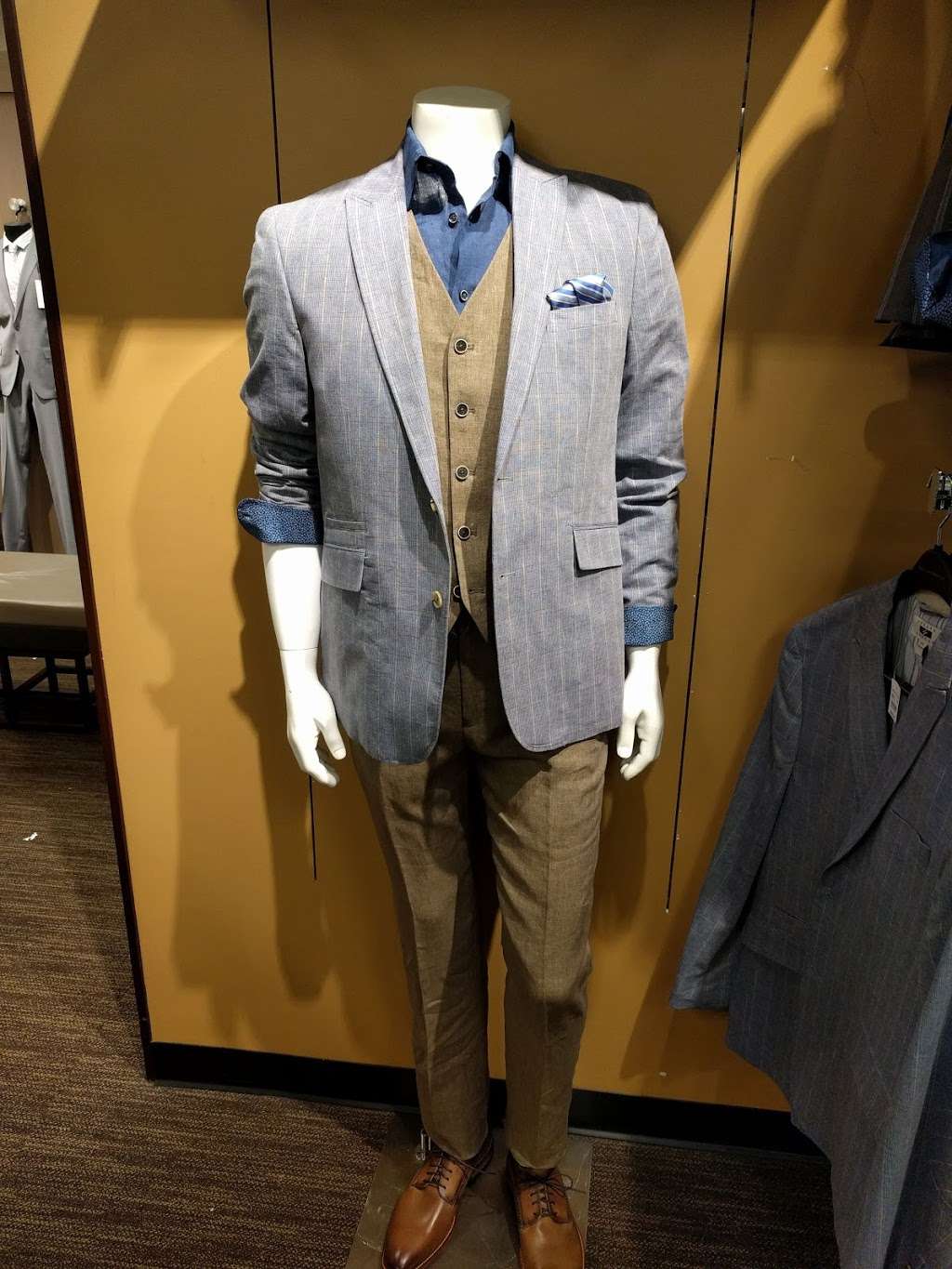 Mens Wearhouse | 4718 Sharon Rd, Charlotte, NC 28210 | Phone: (704) 556-1014