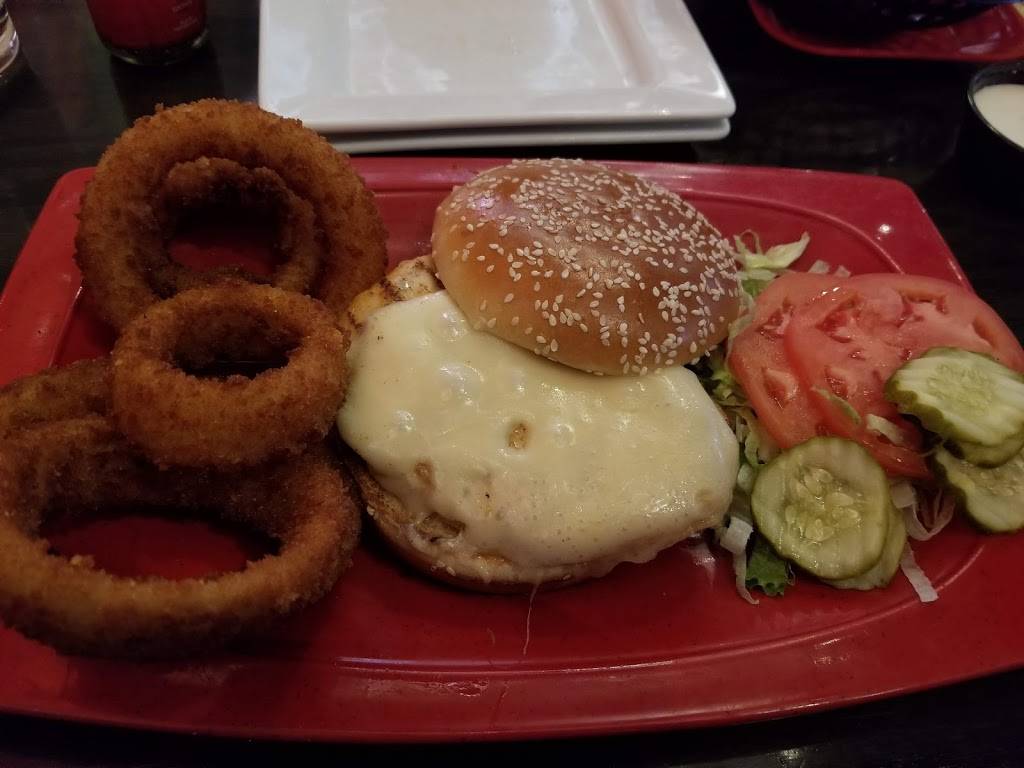 Red Robin Gourmet Burgers and Brews | 15560 Cedar Ave, Apple Valley, MN 55124, USA | Phone: (952) 997-6250