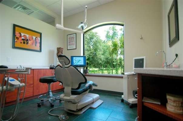 Smiles Dental Design | 4200 FL-524 Suite 104, Cocoa, FL 32926, USA | Phone: (321) 631-5558