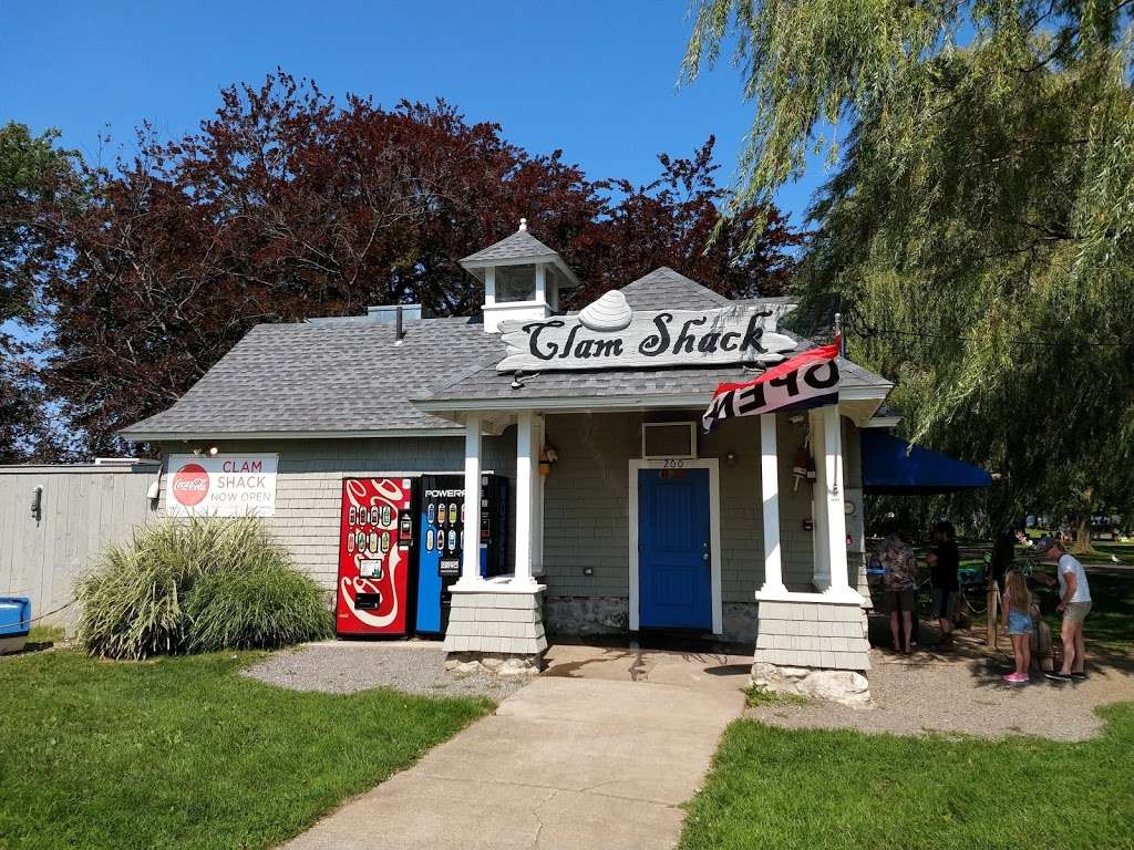 Clam Shack | 98 Restaurant Row, Salem, MA 01970, USA | Phone: (978) 741-2526