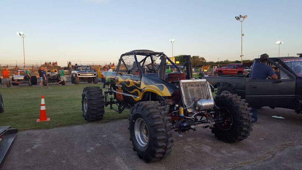 MudDrags SanAntonio | 3300, 3390 E Charles William Anderson Loop, San Antonio, TX 78264, USA | Phone: (210) 626-2936