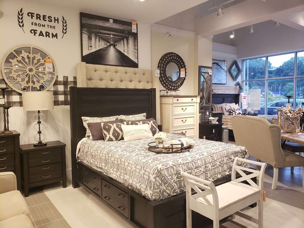 Ashley HomeStore | 2350 Central Park Ave, Yonkers, NY 10710, USA | Phone: (914) 486-5300