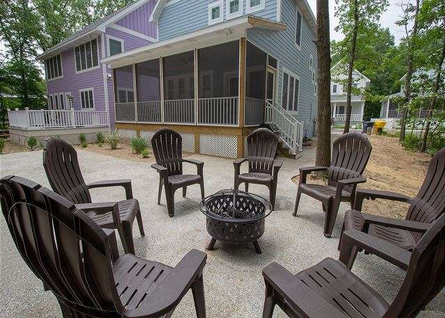 Beachwalk Vacation Rentals - Gone Coastal | 106 Mary Lane, Michigan City, IN 46360, USA | Phone: (800) 814-7501