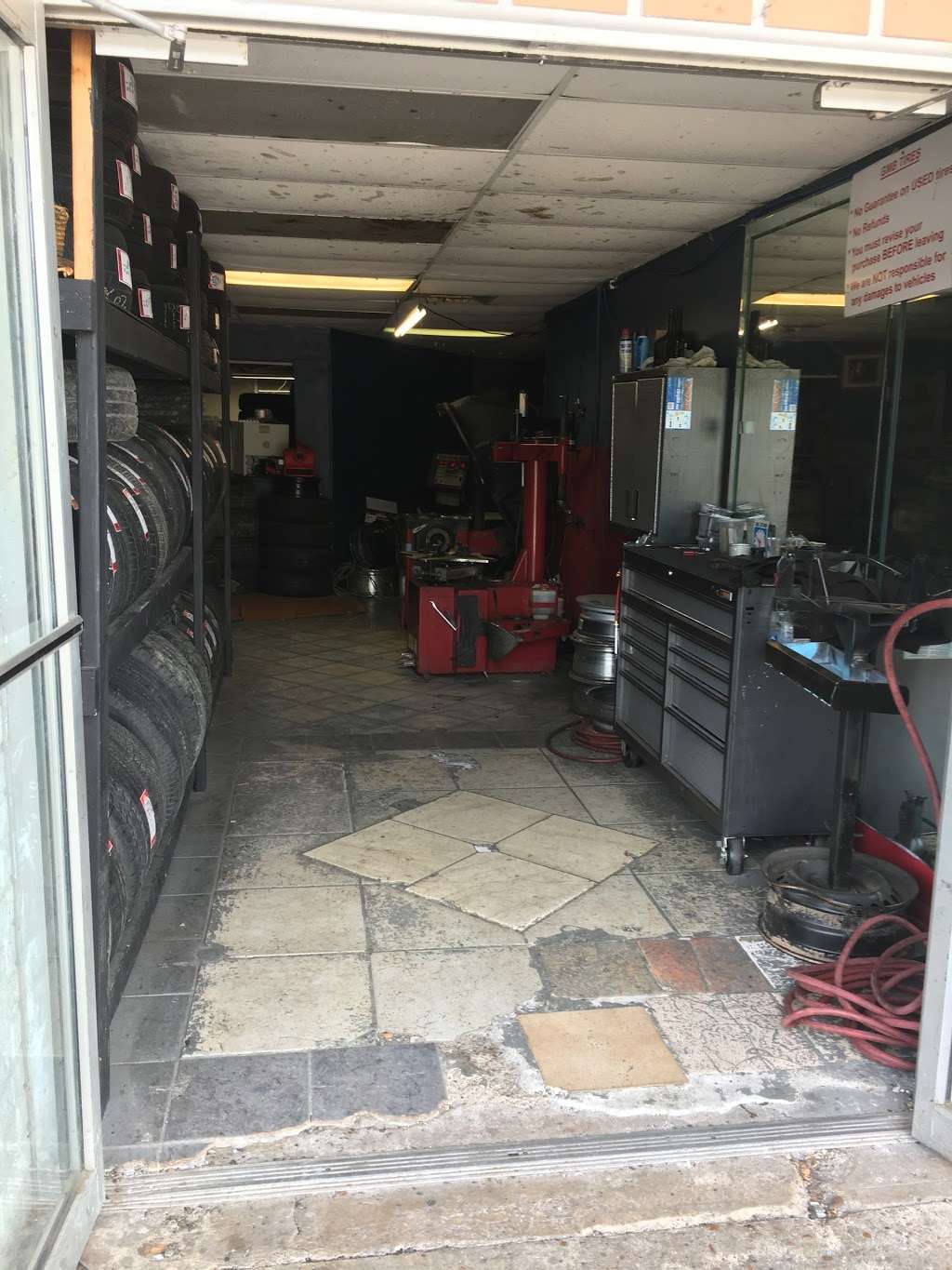 Professional Tires Shop | 913 Crabb River Rd, Richmond, TX 77469, USA | Phone: (713) 985-9408