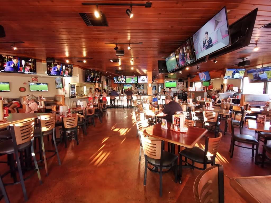 Hooters of Mission Valley | 1400 Camino De La Reina, San Diego, CA 92108, USA | Phone: (619) 299-4668