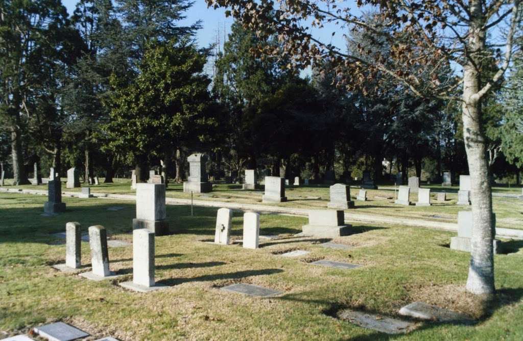Oakwood Chapel | 3301 Paul Sweet Rd, Santa Cruz, CA 95065, USA | Phone: (831) 475-2464