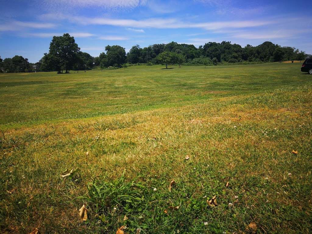 Taylor Farm Park | 7 Calf Pasture Beach Rd, Norwalk, CT 06855, USA