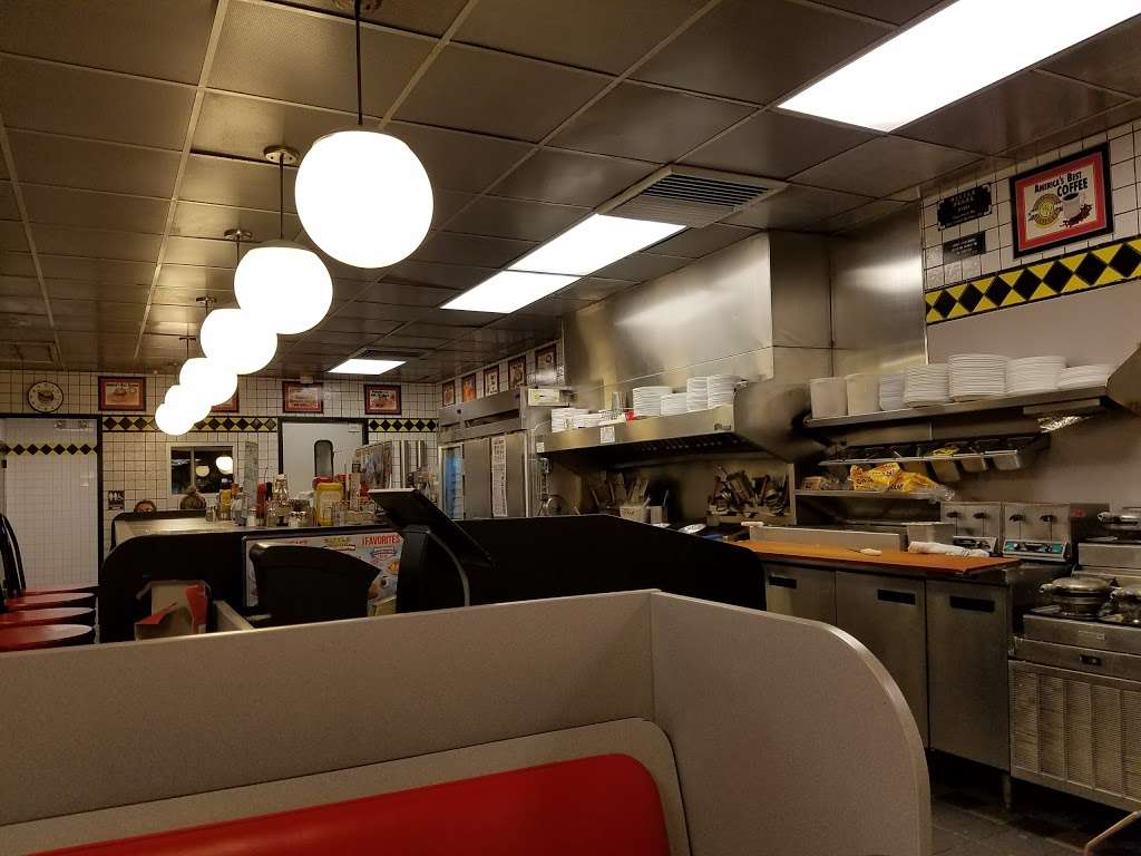 Waffle House | 1323 Riverside Pky, Belcamp, MD 21017, USA | Phone: (410) 272-5202