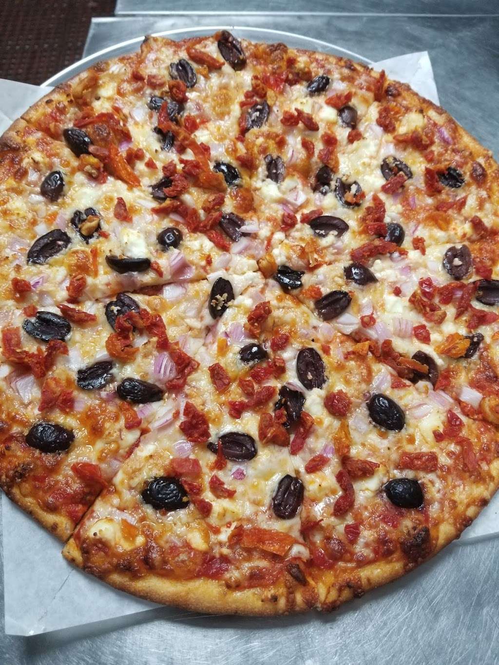 Ocean Park Pizza | 2727B Ocean Park Blvd, Santa Monica, CA 90405, USA | Phone: (310) 450-9949
