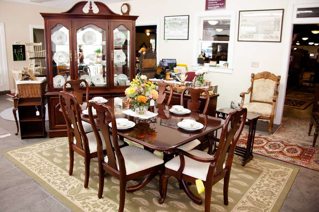 Furniture4U of Lititz | 243 S Broad St, Lititz, PA 17543 | Phone: (717) 519-9657