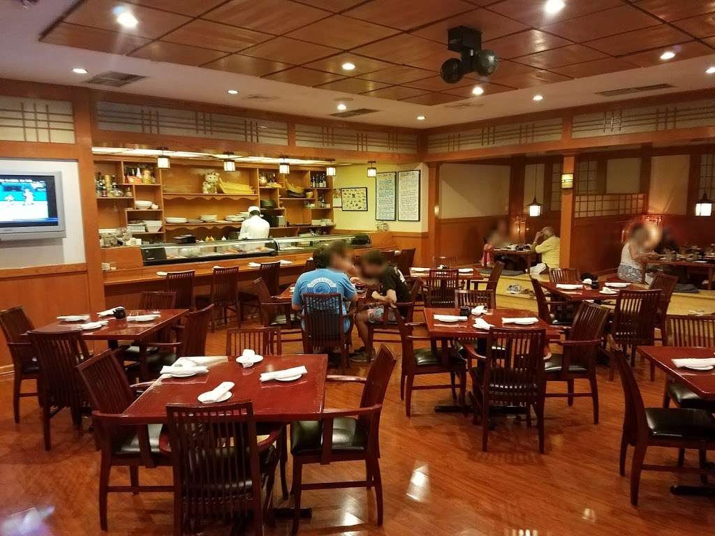 Fuji Japanese Restaurant | 131 U.S. 9, Forked River, NJ 08731, USA | Phone: (609) 693-8688