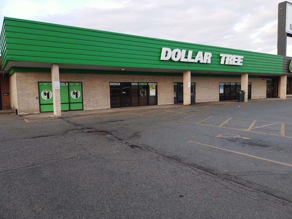 Dollar Tree | 7519 W Oklahoma Ave, Milwaukee, WI 53219, USA | Phone: (414) 978-4769