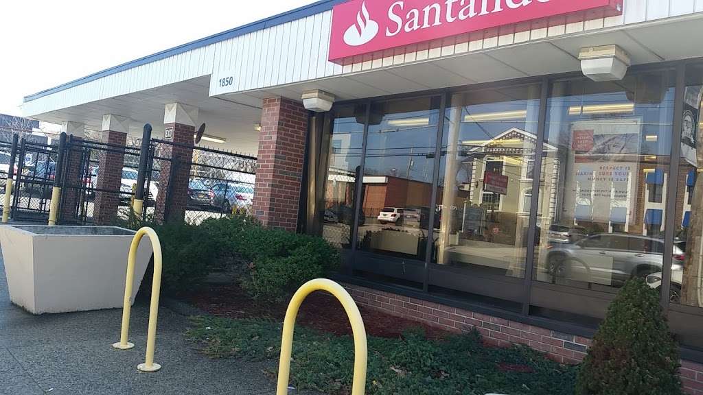 Santander Bank | 1850 Victory Blvd, Staten Island, NY 10314, USA | Phone: (718) 355-6881