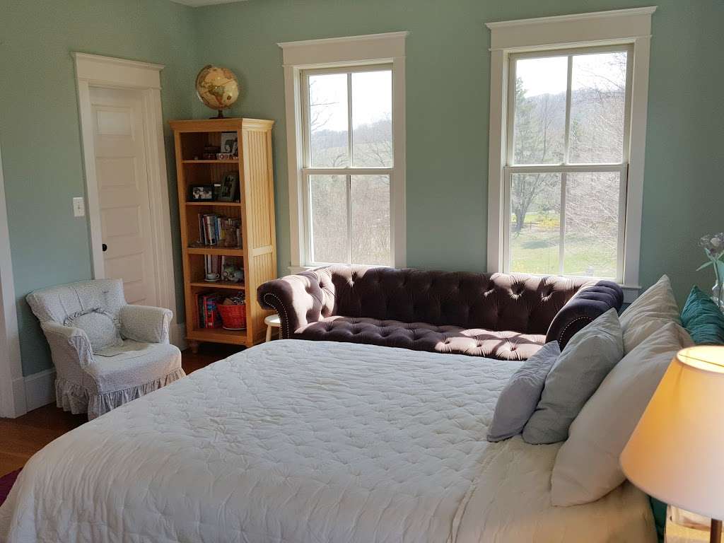 Blue Hill Farm B&B | 15957 Clarkes Gap Rd, Waterford, VA 20197, USA | Phone: (703) 489-1635