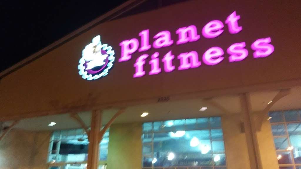 Planet Fitness | 2725 N Bristol St, Santa Ana, CA 92706, USA | Phone: (714) 568-9700