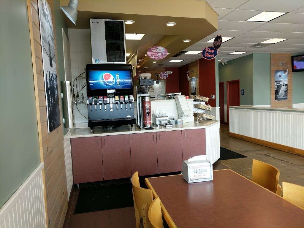 Jersey Mikes Subs | 1032 Maple Avenue, Maple Terrace, Lisle, IL 60532, USA | Phone: (630) 964-2588