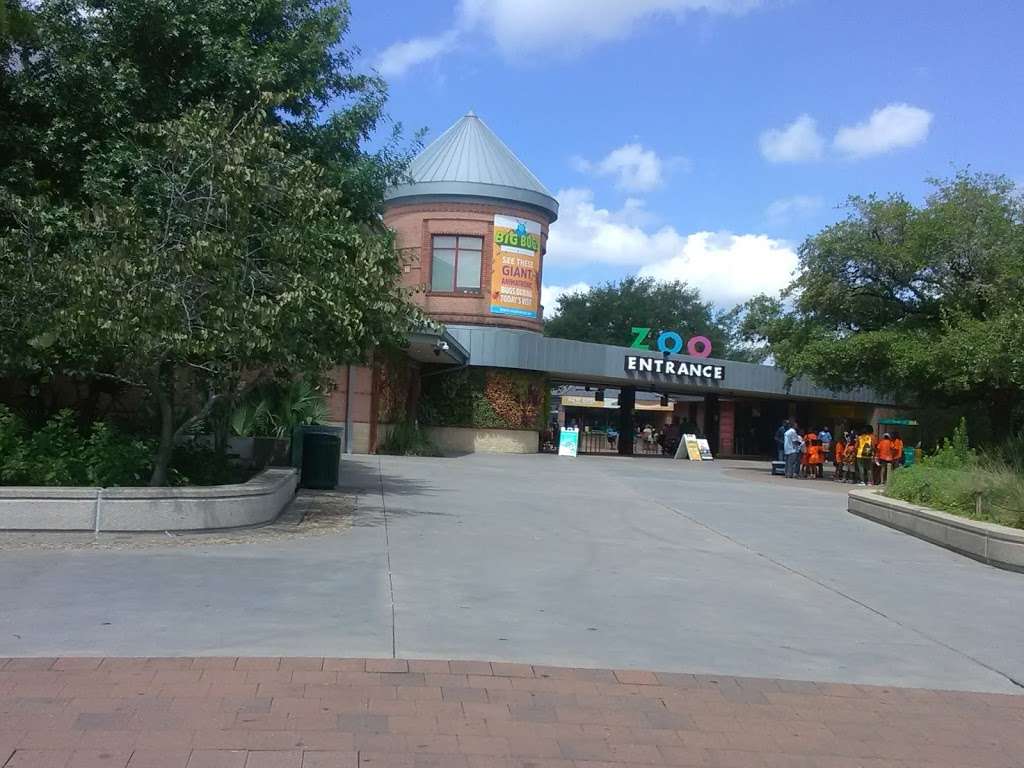 Houston Zoo - Main Entrance | 6200 Hermann Park Dr, Houston, TX 77030, USA | Phone: (713) 533-6500