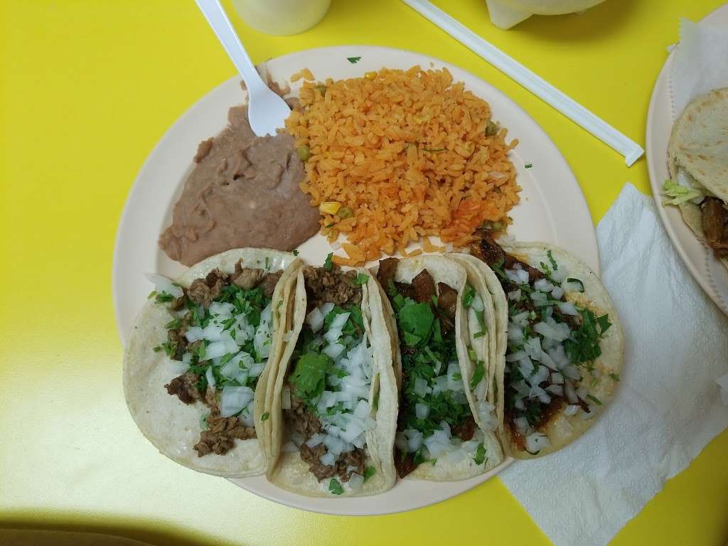 Tacos y Burritos Jalisco | 947 W Galena Blvd, Aurora, IL 60506, USA | Phone: (630) 906-7238