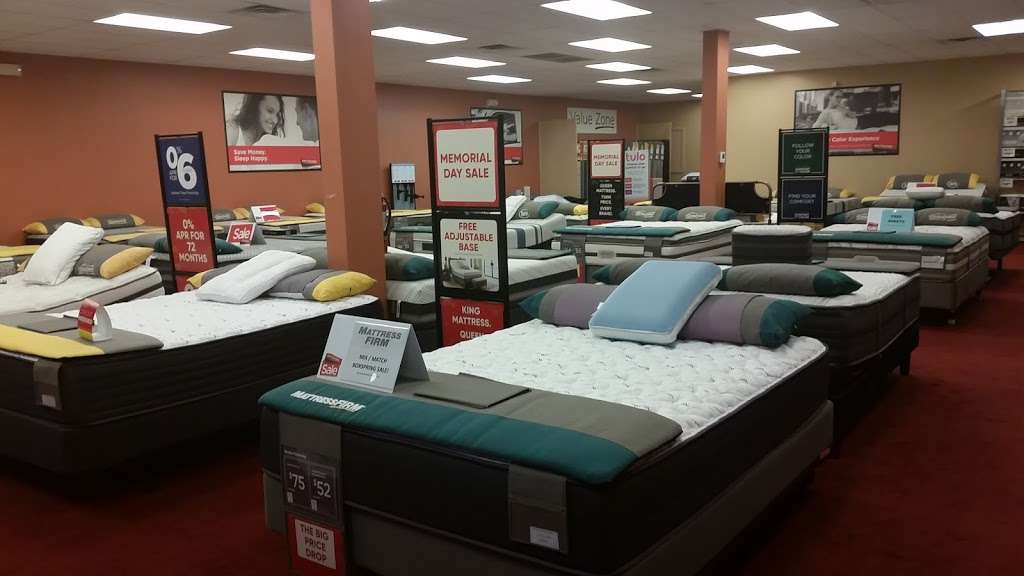 Mattress Firm Gateway Shopping Center | 211 East Swedesford Rd, Wayne, PA 19087, USA | Phone: (610) 687-1188