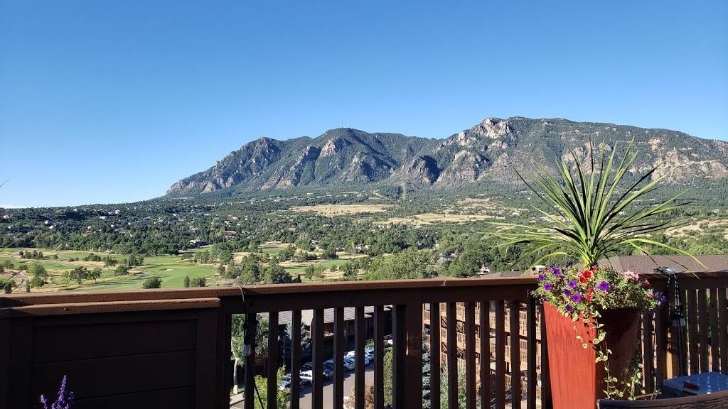 Dove Creek Lodge | 3225 Clubhouse Dr, Colorado Springs, CO 80906, USA | Phone: (719) 538-4000