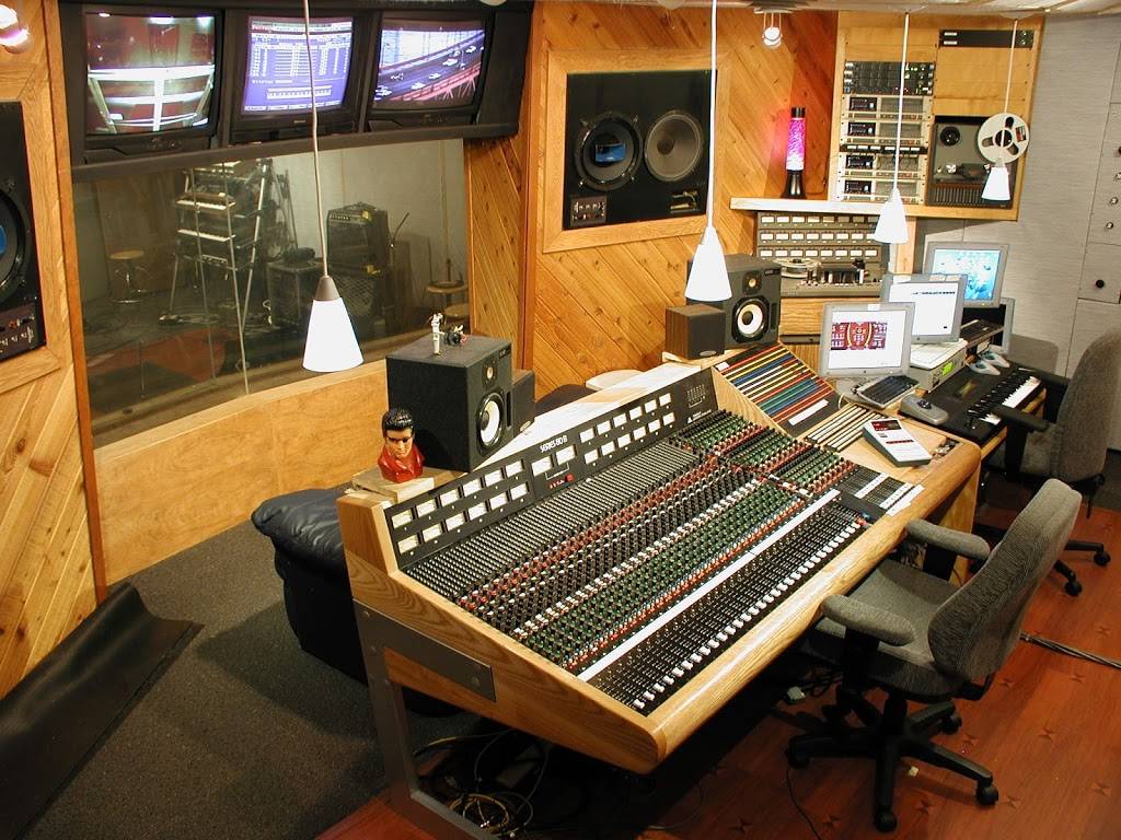 Paradise Studios | 1020 35th Ave, Sacramento, CA 95822, USA | Phone: (916) 424-8772