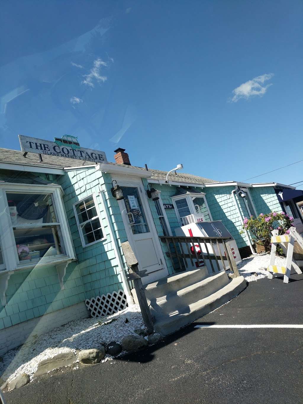 The Cottage Island Market | 14 Plum Island Boulevard a, Newbury, MA 01951, USA | Phone: (978) 255-1008