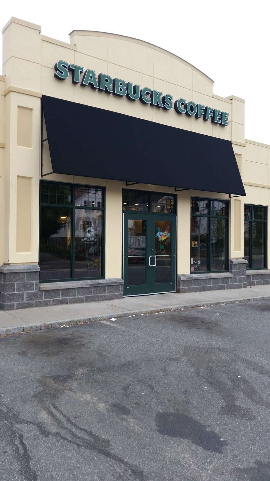 Starbucks | 242 Elliott St, Beverly, MA 01915, USA | Phone: (978) 927-0748