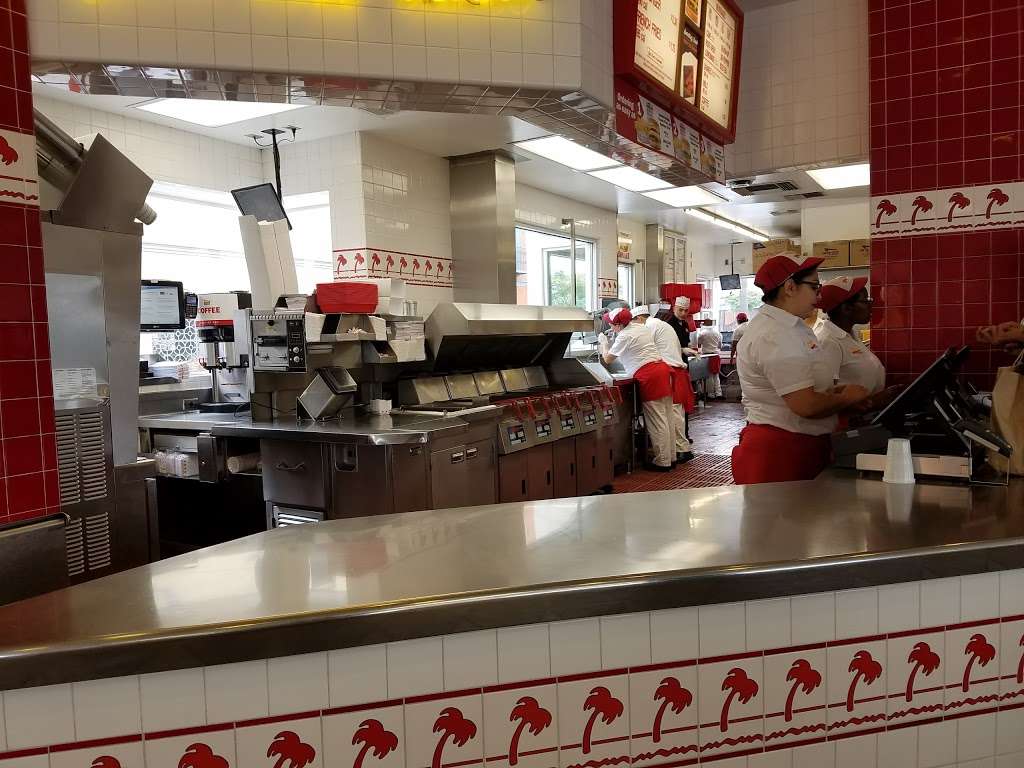 In-N-Out Burger | 9149 S Sepulveda Blvd, Los Angeles, CA 90045, USA | Phone: (800) 786-1000