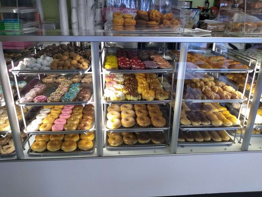 Manna Donuts | 156 W 40th St, San Bernardino, CA 92407, USA | Phone: (909) 886-1565