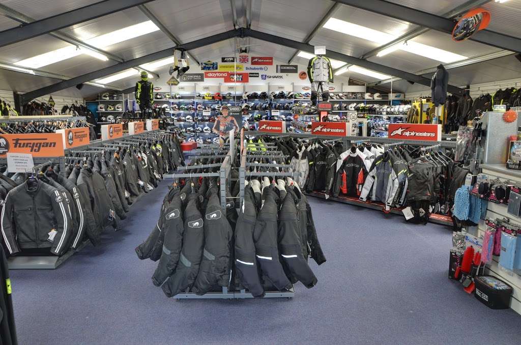 Helmet City Tatsfield | Waylands Farm, Approach Rd, Tatsfield TN16 2JT, UK | Phone: 01959 577911