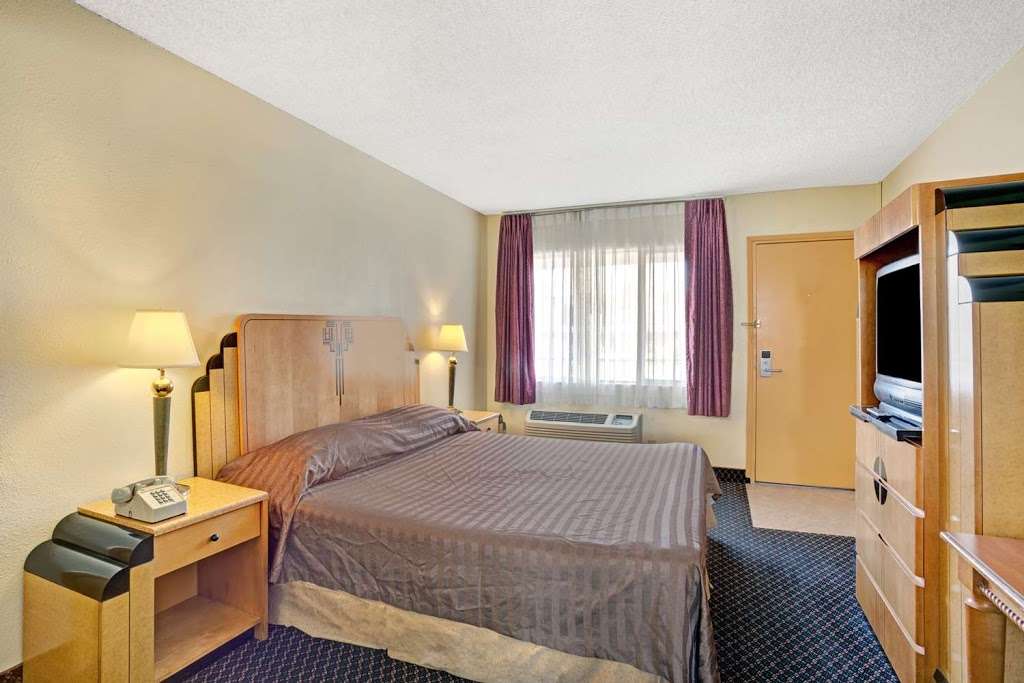 Travelodge by Wyndham Las Vegas | 2830 S Las Vegas Blvd, Las Vegas, NV 89109, USA | Phone: (702) 735-4222