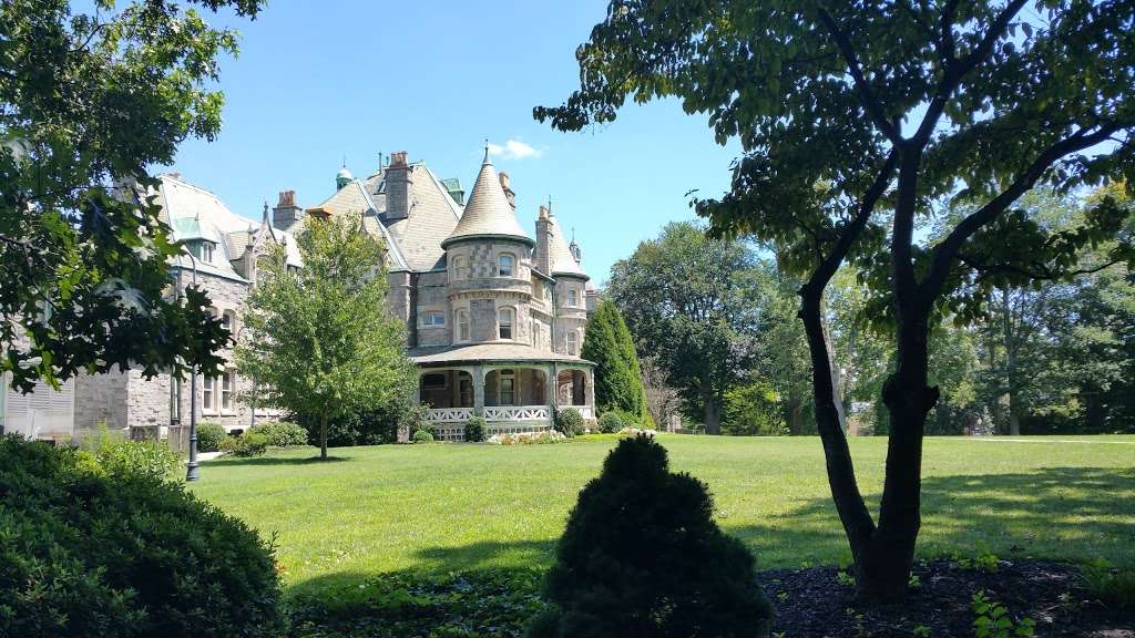 Rosemont College | 1400 Montgomery Ave, Bryn Mawr, PA 19010, USA | Phone: (610) 527-0200