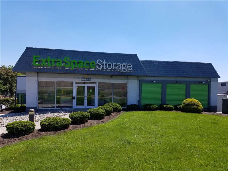 Extra Space Storage | 1420 Rahway Ave, Avenel, NJ 07001 | Phone: (732) 396-3333